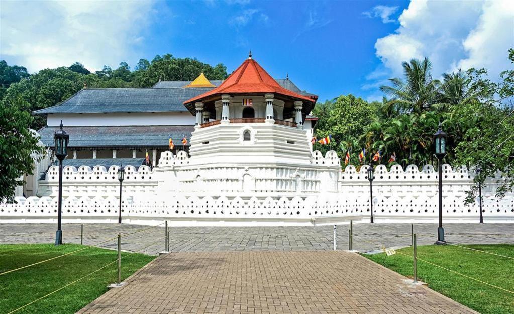 Royal Kandyan Exterior foto