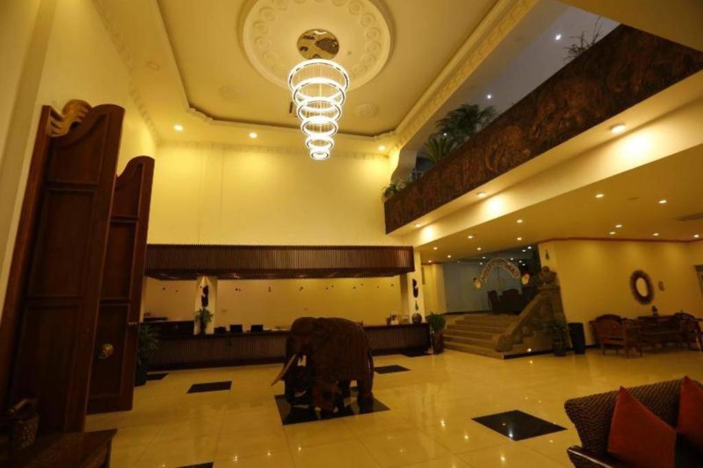 Royal Kandyan Exterior foto