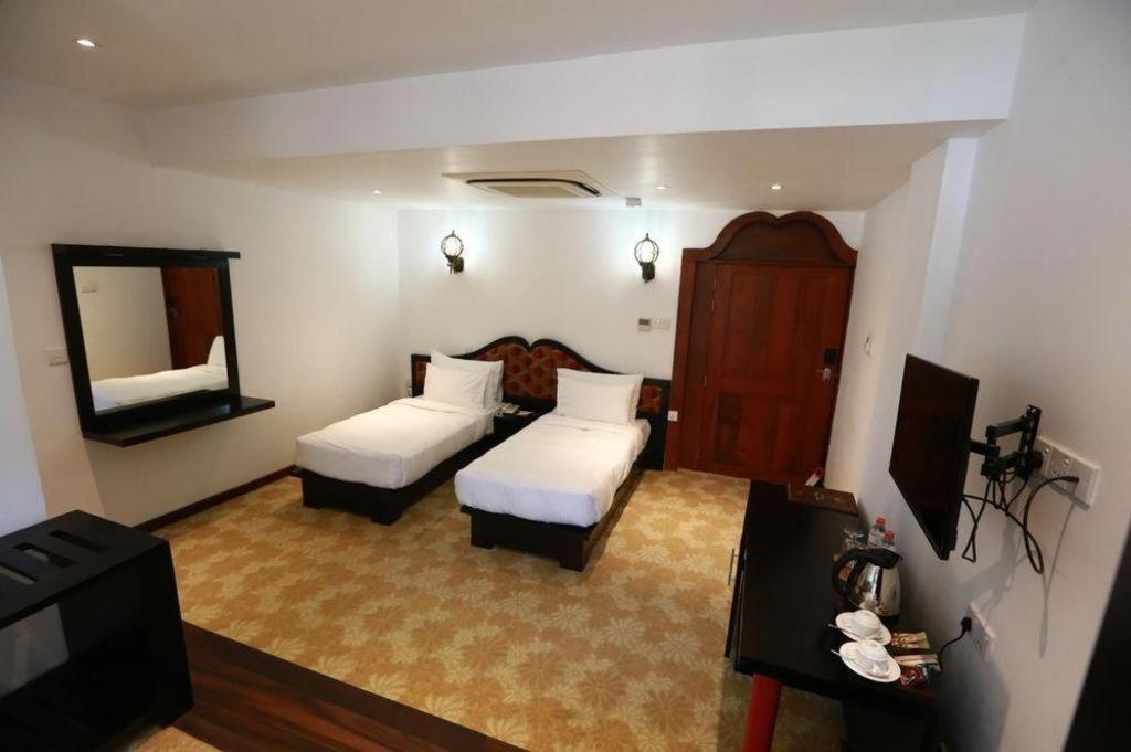 Royal Kandyan Exterior foto